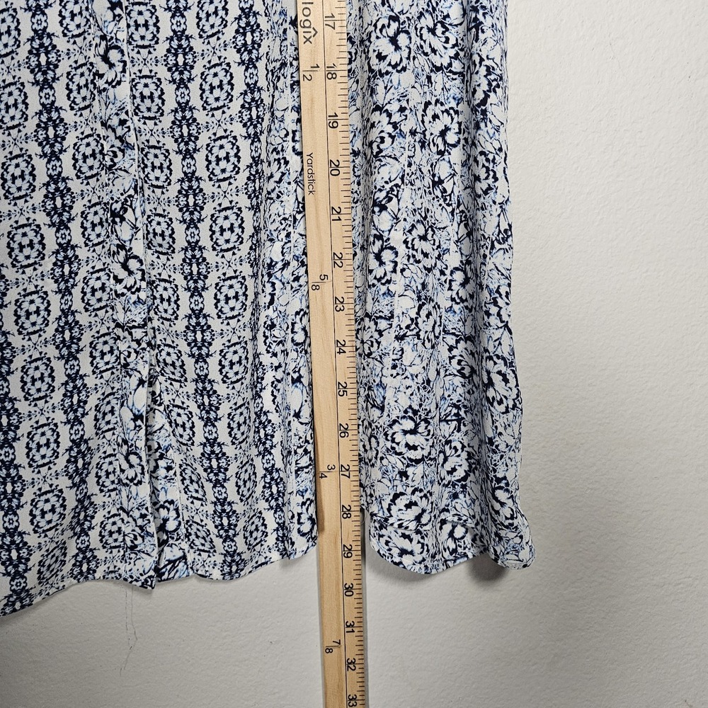 Rose + Olive Womens 1X Blue White Floral Button Up Top Lightweight Smocked - Picture 5 of 9